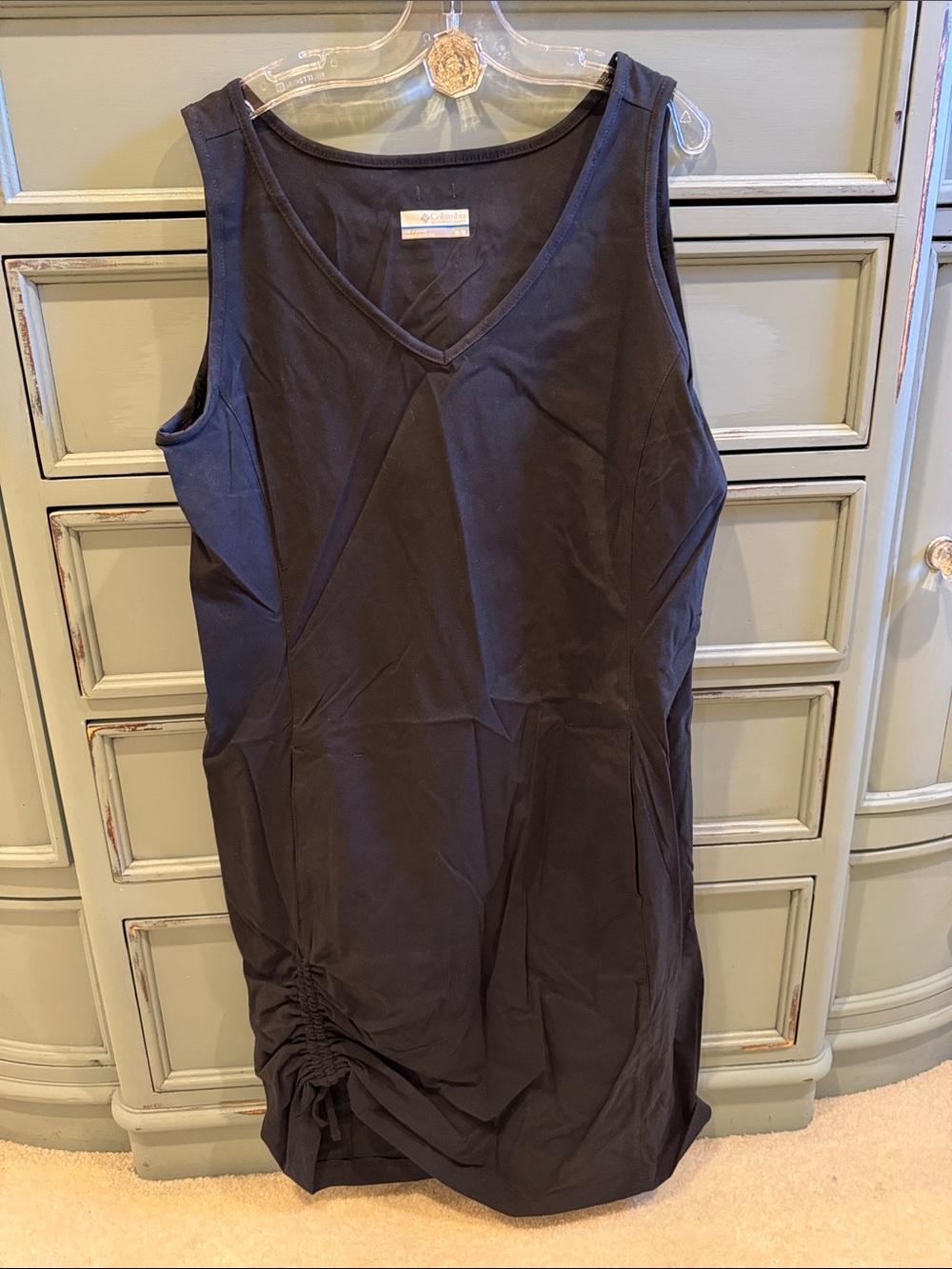 Columbia Black Sleeveless V-Neck Ruched Hem Travel Dress